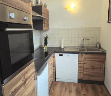 Nord-Mitte Apartment | FeWocation Bremerhaven Hafenapartment 14