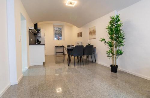 Lieser Apartment | Fewomo, Moselzeit Apartment, Stilvolle Fewo für Genießer nähe Schloss