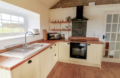 Holyhead Cottage | Fferm Porthdafarch South Farm House
