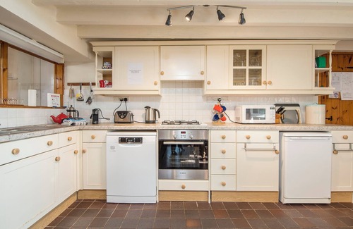 Trefasser House | Fferm Ty Uchaf, Holiday Home Pwll Deri, Strumble Head, Sleeps 6, 4 bedrooms, bathrooms