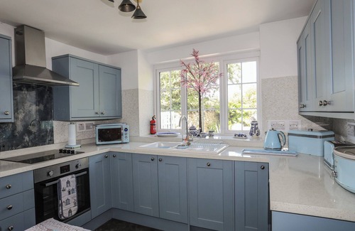 Caergeiliog House | Ffrwd