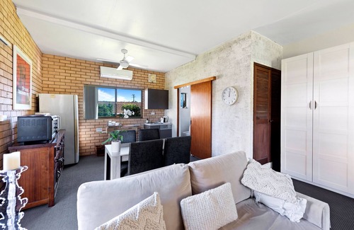 Port Macquarie House | Fi s Beach House directly opposite beach and park 3 mins to dog beach!
