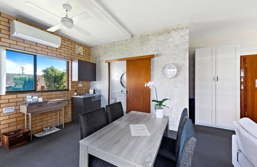 Port Macquarie House | Fi s Beach House directly opposite beach and park 3 mins to dog beach!