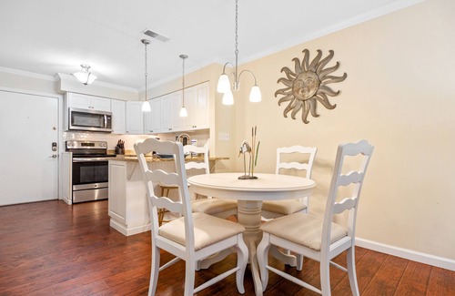 Folly Field Condo | Fiddler's Cove 9E, 2BR, Tennis, Pool, Racquetball, Beach Access, Sleeps 6