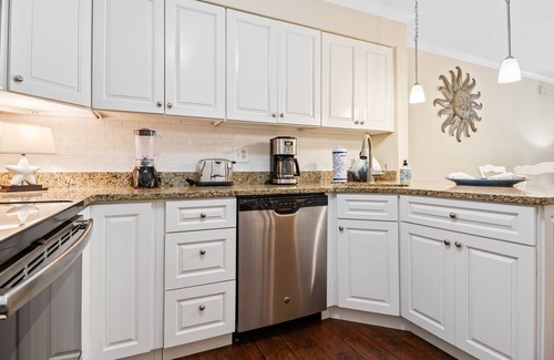 Folly Field Condo | Fiddler's Cove 9E, 2BR, Tennis, Pool, Racquetball, Beach Access, Sleeps 6