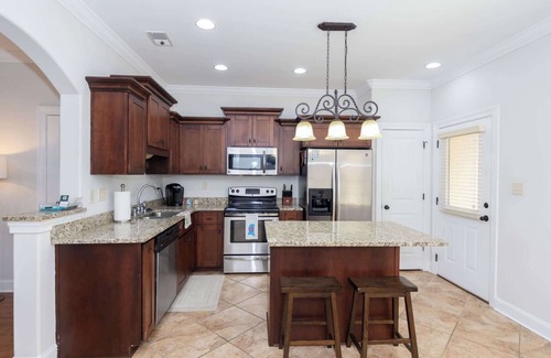 Oxford House | Fieldhouse at Fleur, Best Rate for SC GameDay!