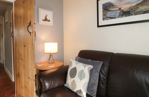 Crich Cottage | FIELDSIDE, family friendly, character holiday cottage in Fritchley