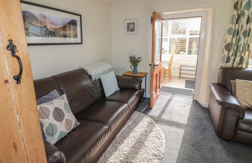 Crich Cottage | FIELDSIDE, family friendly, character holiday cottage in Fritchley