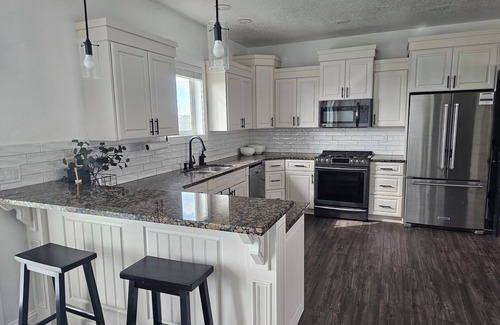 Lapoint House | Fieldview - Charming 3-bedroom house, peaceful cul-de-sac, stunning field views