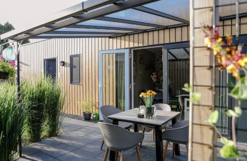 Heinkenszand House | Fijn chalet vlakbij Zeeuwse kust, op familiepark VP047