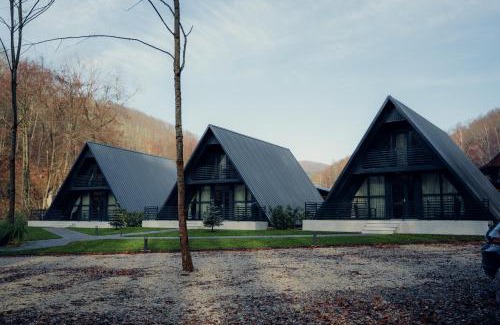 Auseu Ski Chalet | Filframes