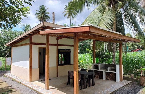 Albay Province Cabin | Filipino style cabin in the nature of Albay, surrounded by green volcano hills
