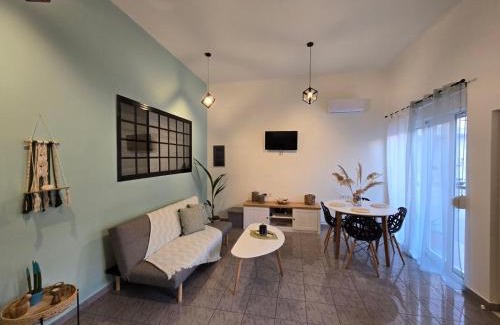 Petaloudes Apartment | Filoxenia house
