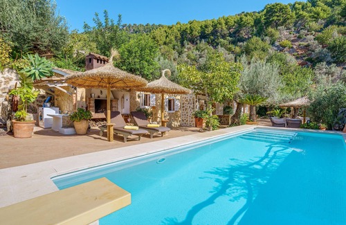 Fornalutx Villa | Finca “Ses Begudes” with Garden, Terrace, Pool, Air Conditioning & Wi-Fi
