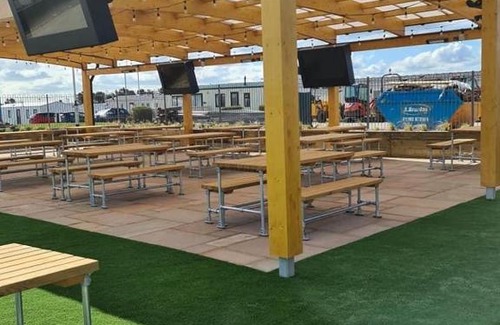 Cayton Bay Other | Finch 52