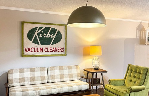 Pitts House | Find rest at Earlene’s Place, you’ll find a cozy place with an eclectic vibe.