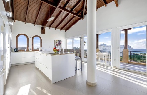 Cupecoy Apartment | Fine 3 BR Oceanview Penthouse in Prime Location - La Perla Sky!