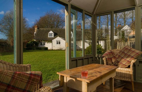 Newmarket House | Finest Retreats - The West Wing at Gypsy Hall