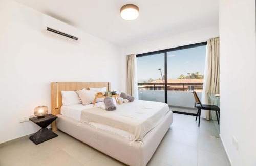 Larnaca Apartment | Finikoudes Marina View 102