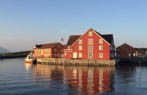 Finnoy House | Finnøya with 180* Atlantic veiw