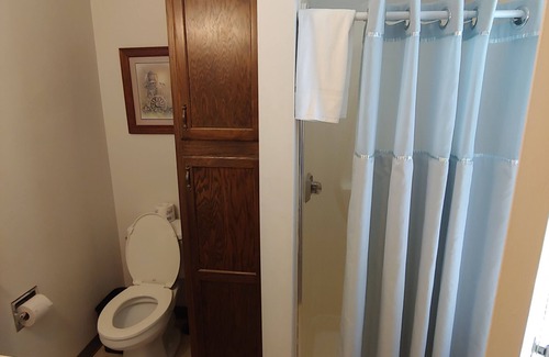 Owosso Apartment | Fins Inn Apt B