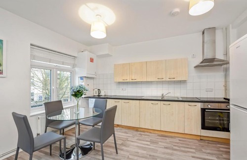 Finsbury Park Apartment | Finsbury Park Station Apartment! (C)
