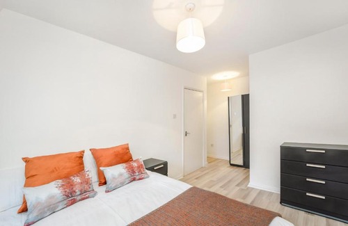 Finsbury Park Apartment | Finsbury Park Station Apartment! (C)