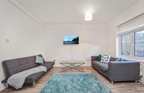 Finsbury Park Apartment | Finsbury Park Station Apartment! (C)