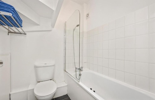 Finsbury Park Apartment | Finsbury Park Station Apartment! (C)