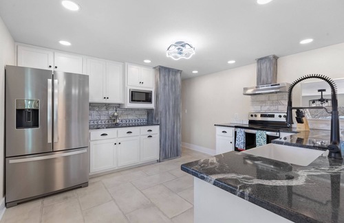 Fredericksburg Cottage | Fire pit and close access to hiking trails.