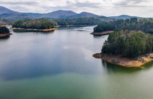 Unaka House | Fire Pit and Community Perks Murphy Family Cabin!