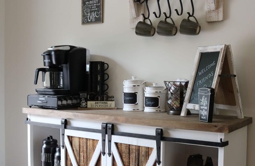 Town of Jerusalem Cottage | Fire Table, Lg Backyard & Deck, 3BDR Cottage, Penn Yan