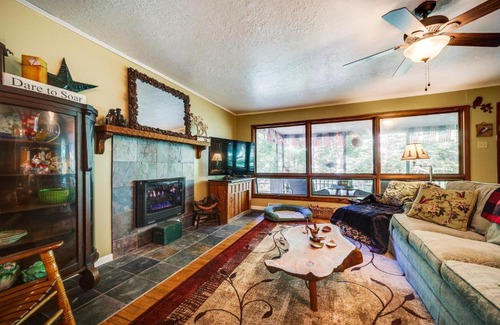 Sylva House | Fireplace and Mtn Views Updated North Carolina Home