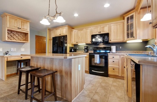 Arkdale Condo | First Floor 3 BR Condo, Northern Bay Golf Course by RedAwning