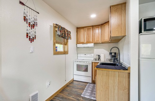 Chiloquin Cabin | Fish & Hike: Peaceful Cabin on Williamson River