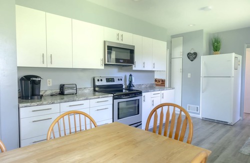 Berrien Springs House | Fisher's Fancy l Near the river & in house games!