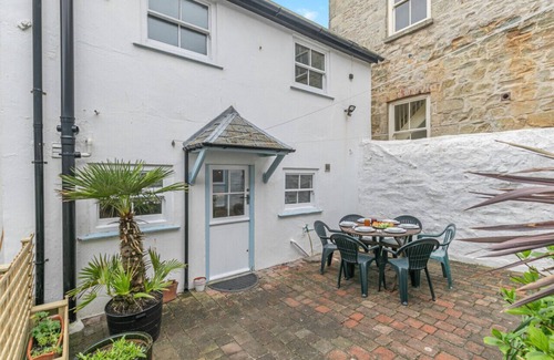 Porthleven House | Fisherman's Cottage - Four Bedroom House, Sleeps 6