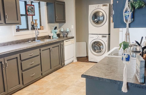 Rocky Mount House | Fishermen's Dream/sleeps 8/direct dock access/Secluded