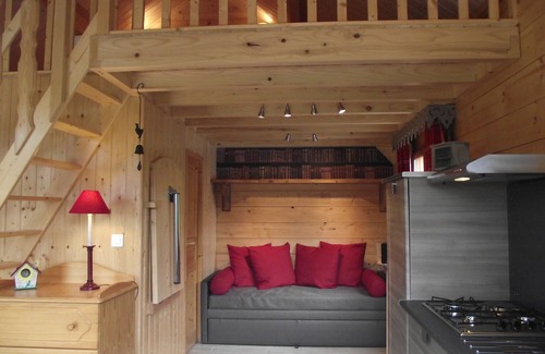 Jouillat Ski Chalet | Fishing cottage in hollow with private pond