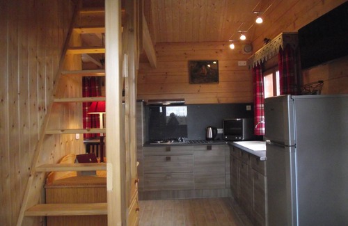 Jouillat Ski Chalet | Fishing cottage in hollow with private pond