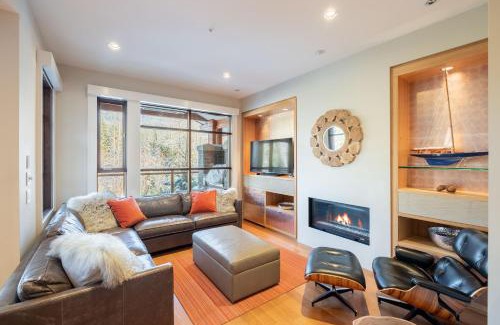 Whistler House | Fitzsimmons Walk by Outpost Whistler