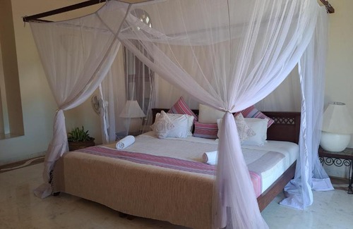 Diani Beach Villa | Five bedroom Beachfront luxury villa