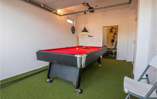 Crno House | Five-Bedroom Holiday Home In Zadar