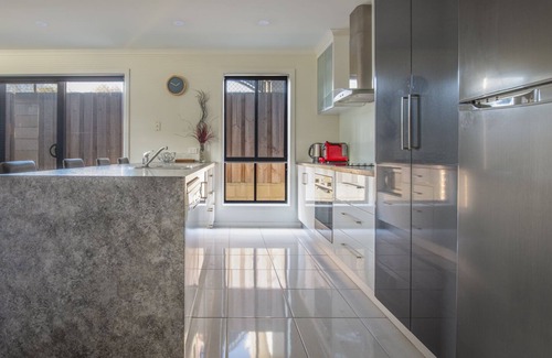 South Launceston House | Five55 Launceston, Free wifi!