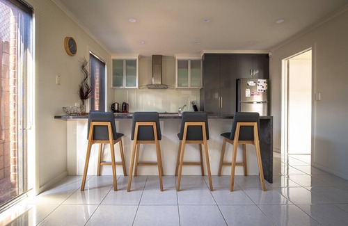 South Launceston House | Five55 Launceston, Free wifi!