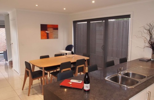 South Launceston House | Five55 Launceston, Free wifi!