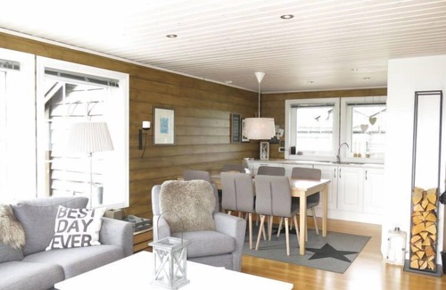 Tjaldal House | Fjellheimen by Interhome