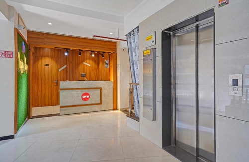 Udhna Hotel | Flagship Hotel Happy Stay