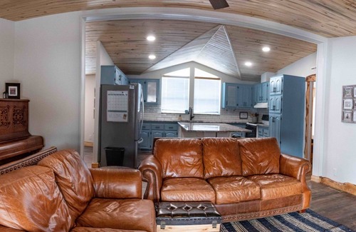 Dutch John House | Flaming Gorge getaway/Fly fishing paradise!