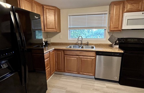 Summerland Key Cottage | FLAMINGO COTTAGE - Summer vacationnLobster and Fishing season- sleeps 4